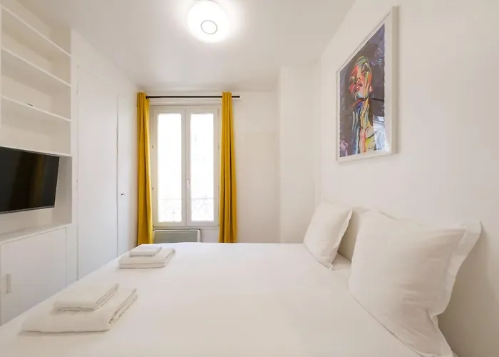 Апартаменты Bright - Sacre Coeur Basilica