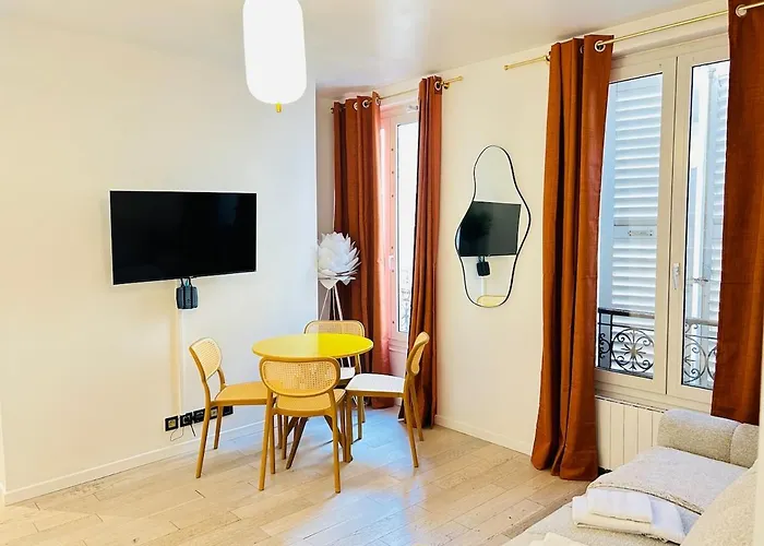 Bright - Sacre Coeur Basilica Apartment *